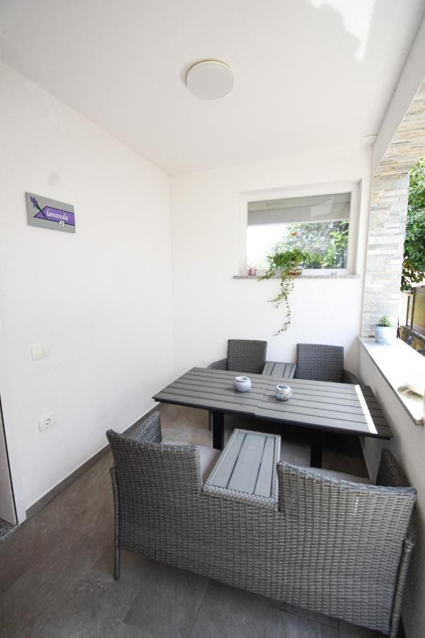 Apartmaji Sobe Zvezda Pobegi Exterior foto