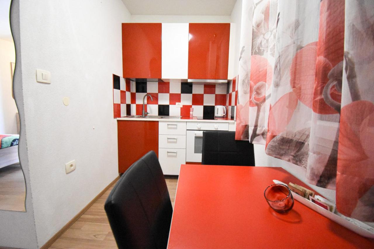 Apartmaji Sobe Zvezda Pobegi Exterior foto