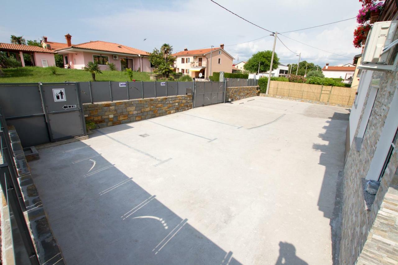 Apartmaji Sobe Zvezda Pobegi Exterior foto